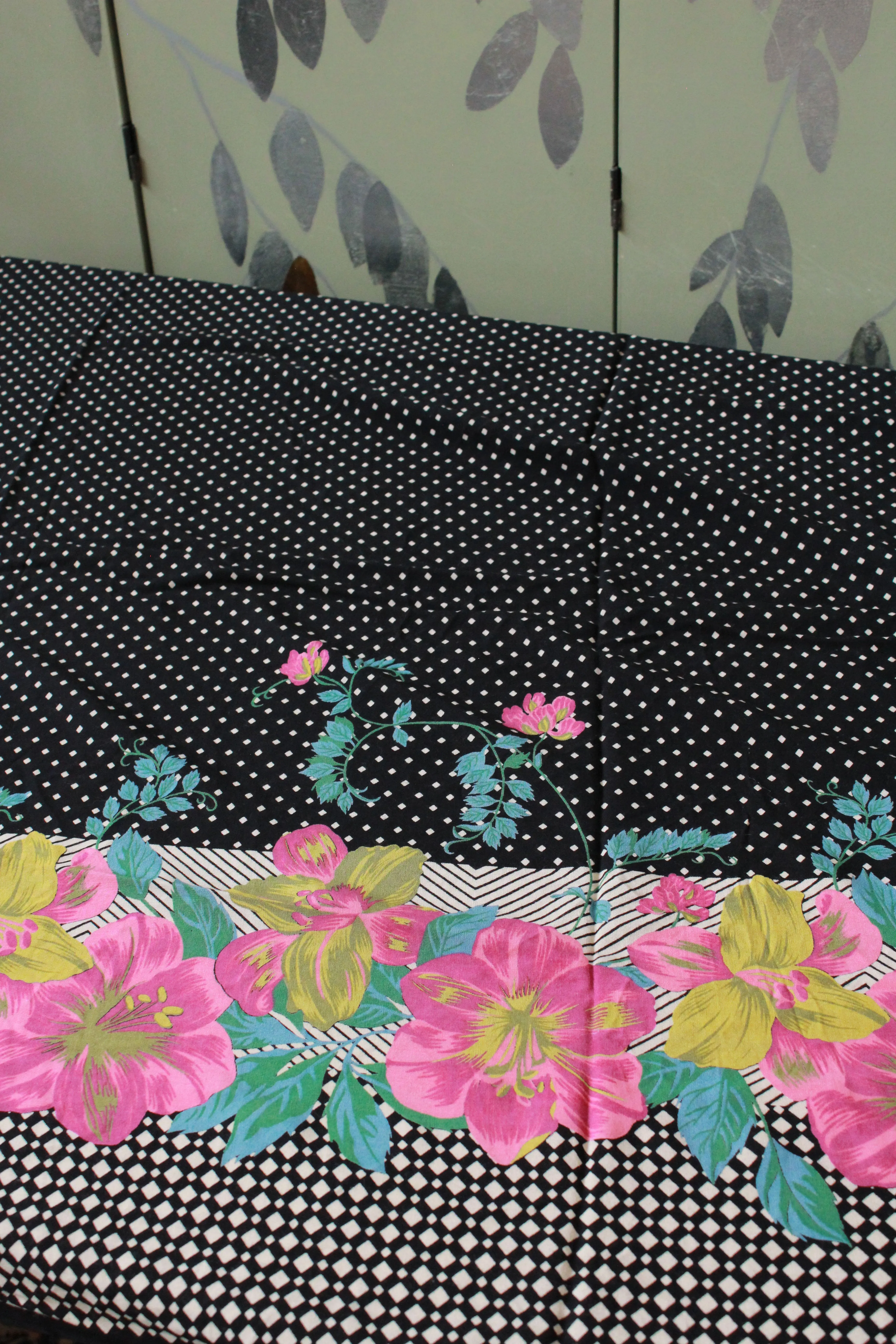 1980s Border Print In Black Polka Dot With Pink Hibiscus Flowers 3.7 Yards