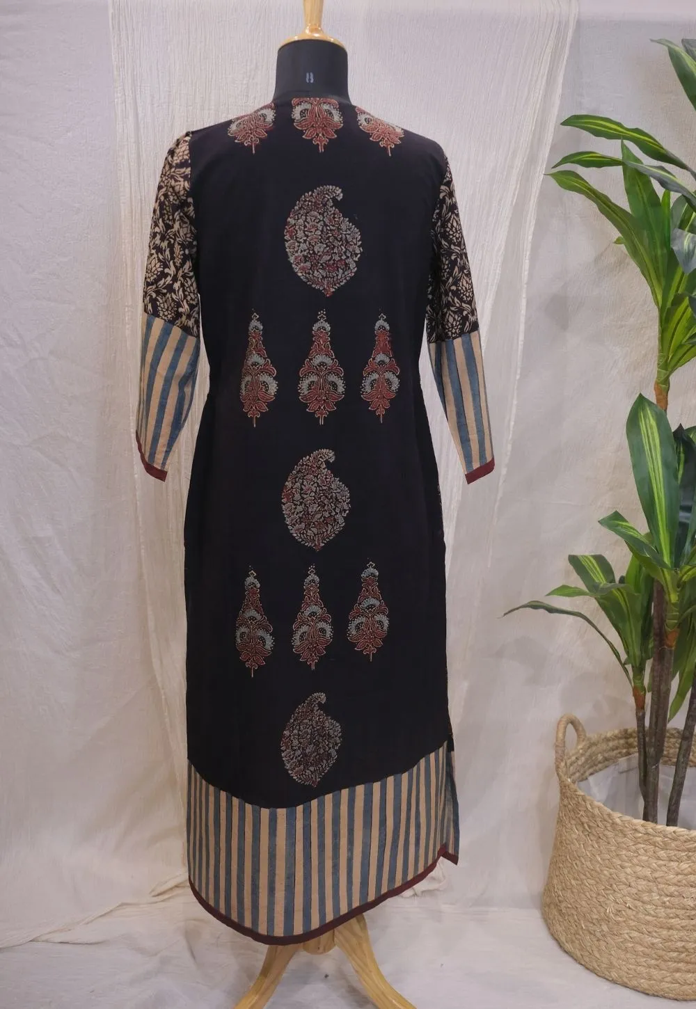 Bhavya Ajrakh Cotton Kurta