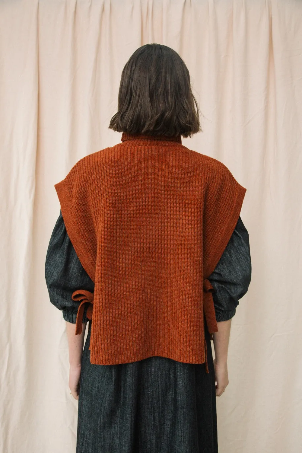 Kanon Recycled Wool Knitted Vest in Paprika Marl