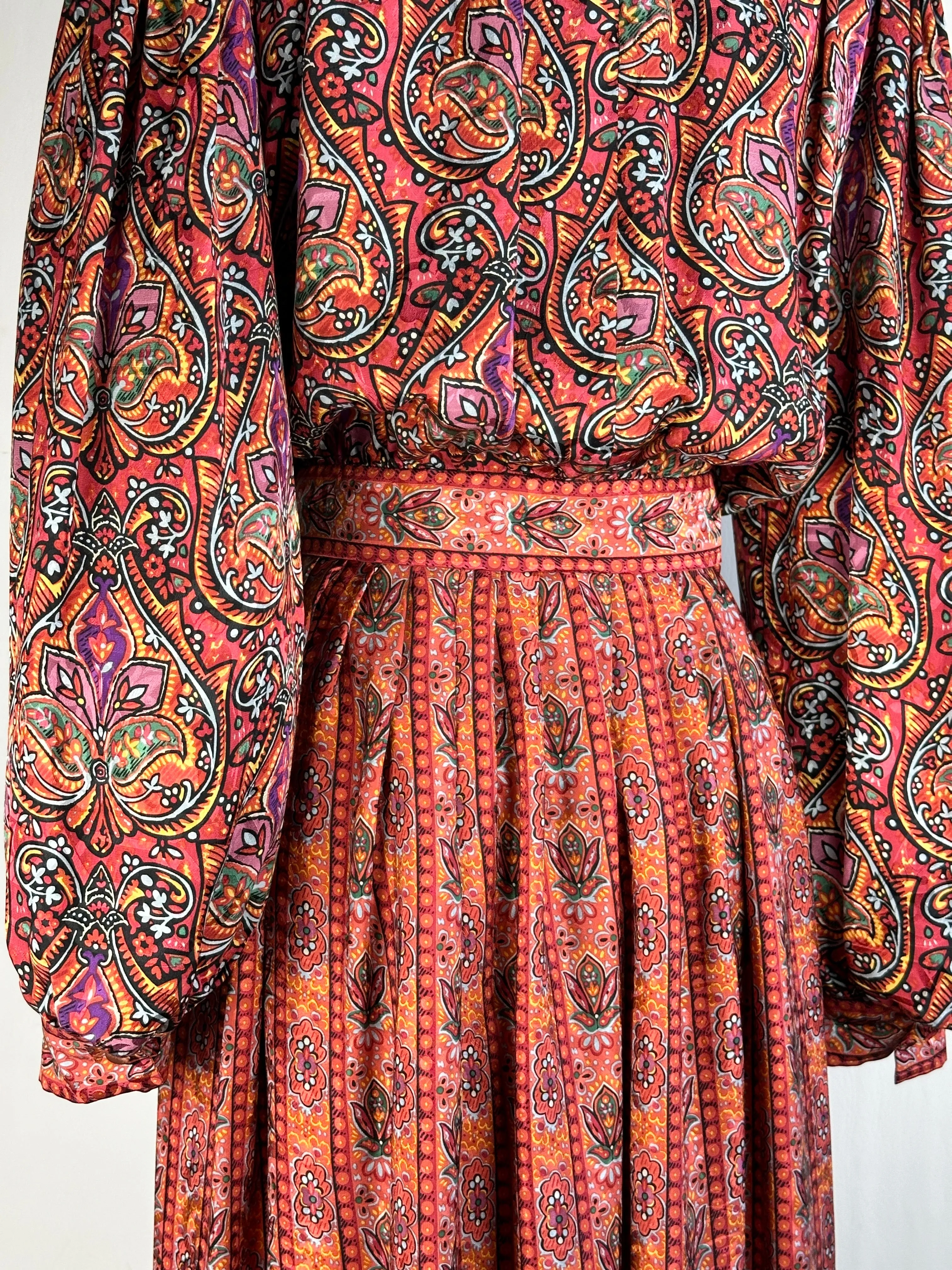 OSCAR De LA RENTA Miss O 80s Silk  Blouse and Skirt  Small / Medium